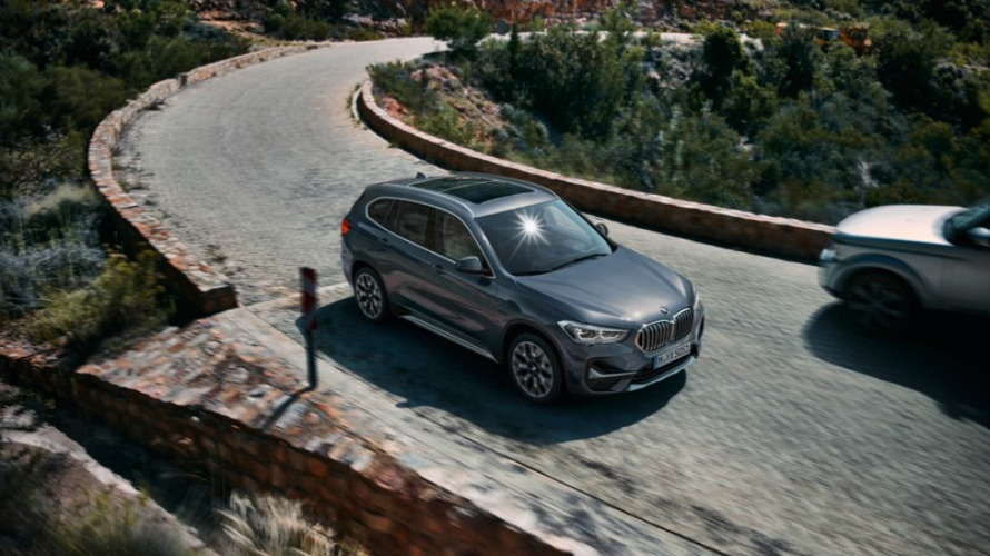 BMW X1 d'occasion, SUV compact, vue de haut, confort, Motorisations Hybrides