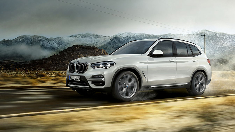 BMW X3 Hybride Rechargeable dynamique de profil BMW X3 Hybride Rechargeable dynamique de profil