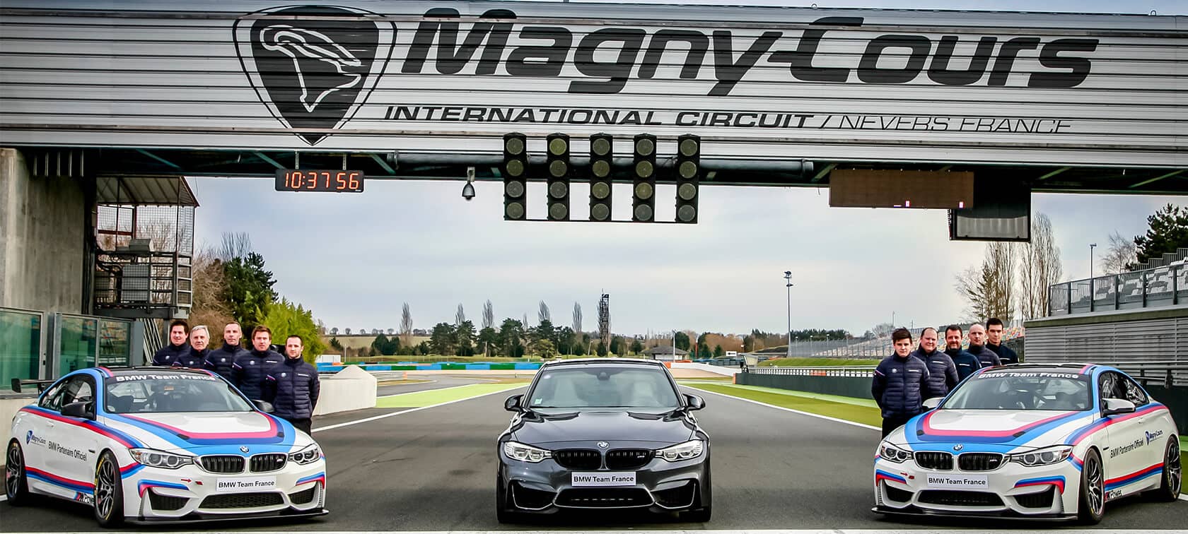 BMW DRIVING EXPERIENCE. BMW DRIVING EXPERIENCE.