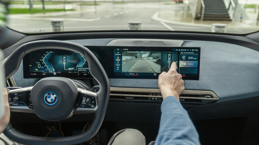 Moins de boutons, plus de technologie