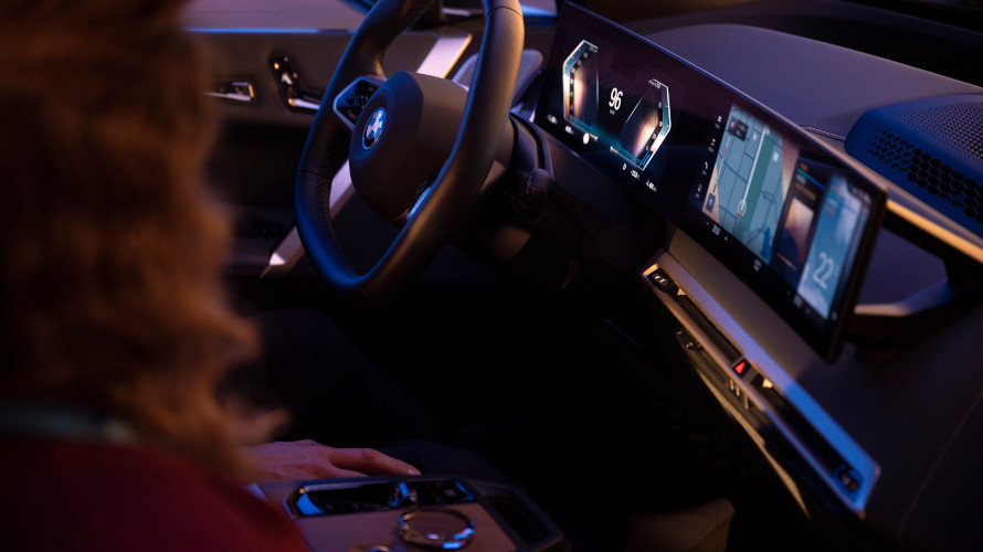 Avec l’iDrive et l’application BMW News, bénéficiez d’un cocktail d’informations adapté à vos goûts dans les meilleures conditions 