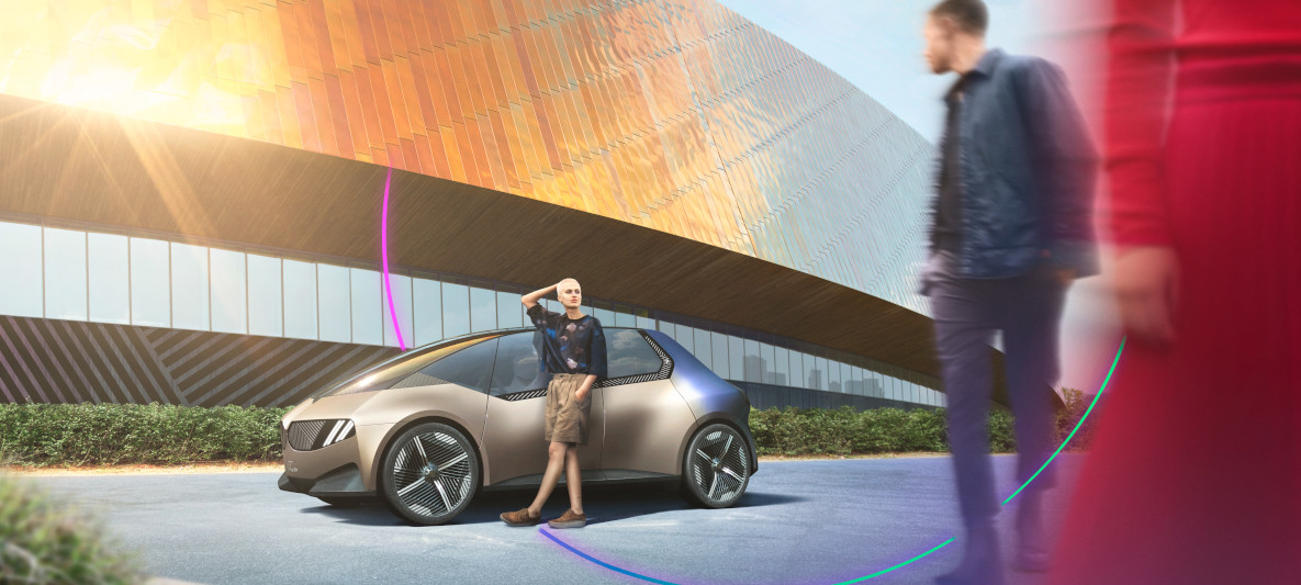 Résolument durable, la BMW i Vision Circular est réalisée avec 100% de matériaux recyclés et est recyclable à 100% 
