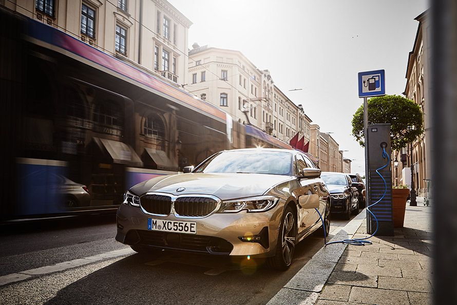 Moins de consommation, plus de choix (BMW 330e Sedan)