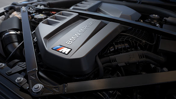 BMW M135i vue de face en ville