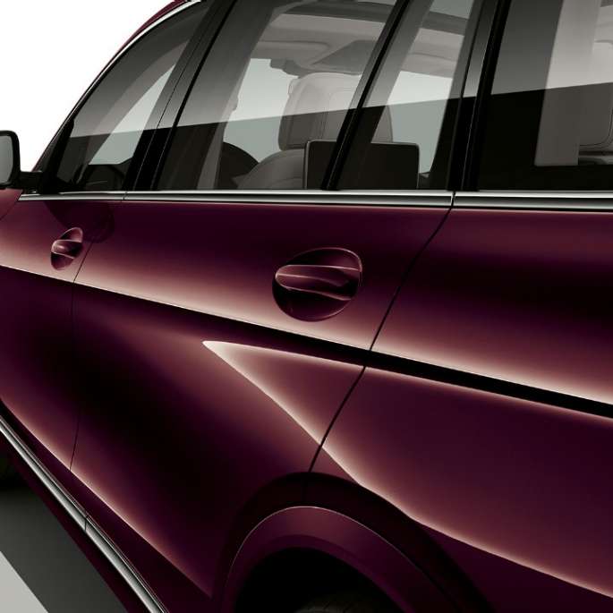 BMW X7, poste de conduite du Kit M Sport Gros plan de face du poste de conduite côté conducteur de la BMW X7, dotée de l’équipement du Kit M Sport