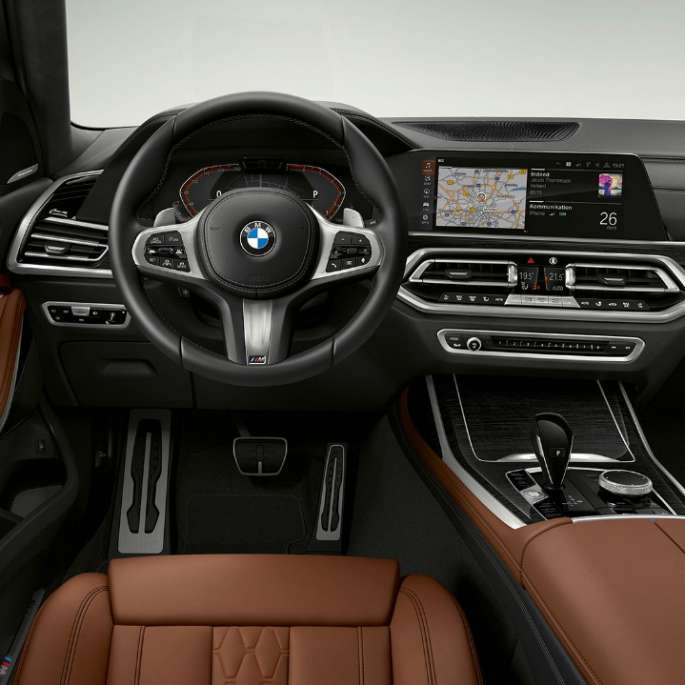Vue latérale de la BMW X7, BMW Individual X7 40i xDrive Vue latérale de la BMW X7 dotée de l’équipement BMW Individual X7 40i xDrive